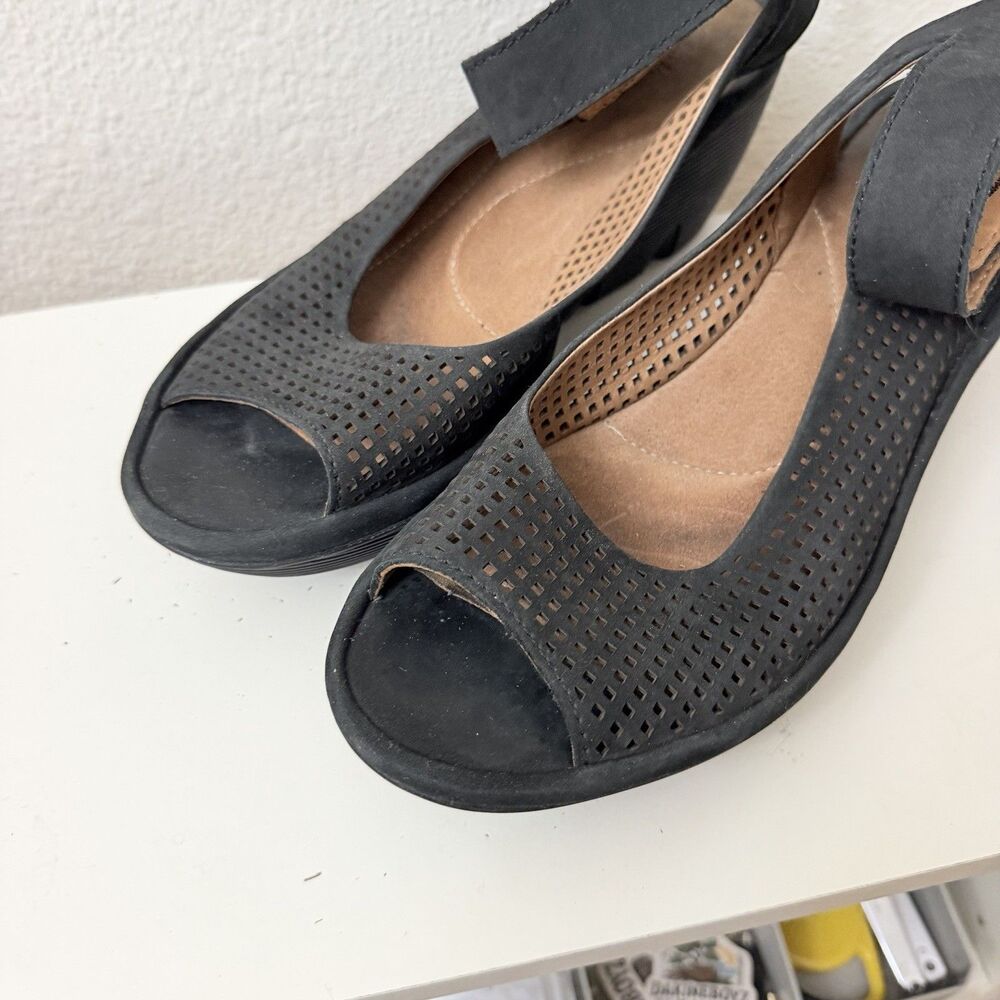 Clarks Artisan Black Nubuck Wedge Sandals Peep Toe Hook Loop Women’s 11 - Picture 7 of 11